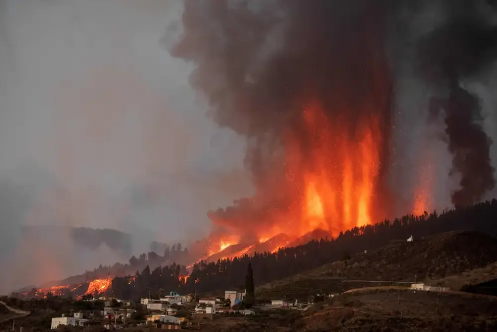 Continued Volcanic Eruption on Spain's La Palma Island (in Pictures)
