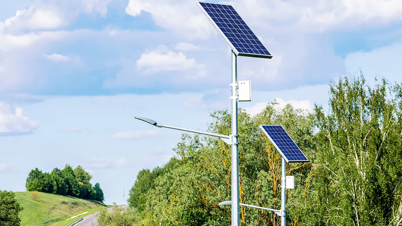 How Solar-Powered Street Lights Are Transforming Urban Sustainability (2)